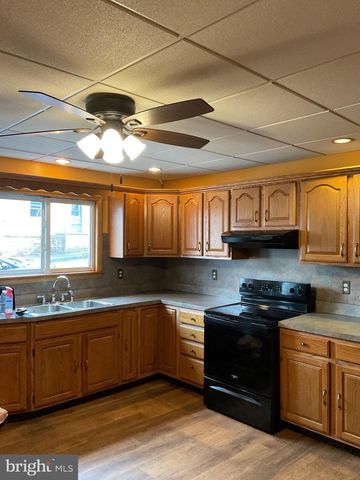 337 W PINE ST, Frackville, PA 17931