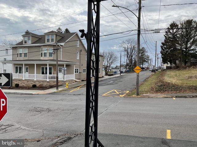 337 W PINE ST, Frackville, PA 17931