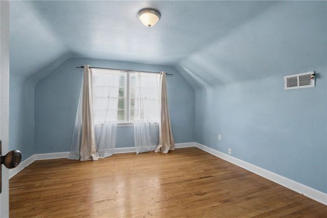 526 Longwood Drive NE, Cedar Rapids, IA 52402