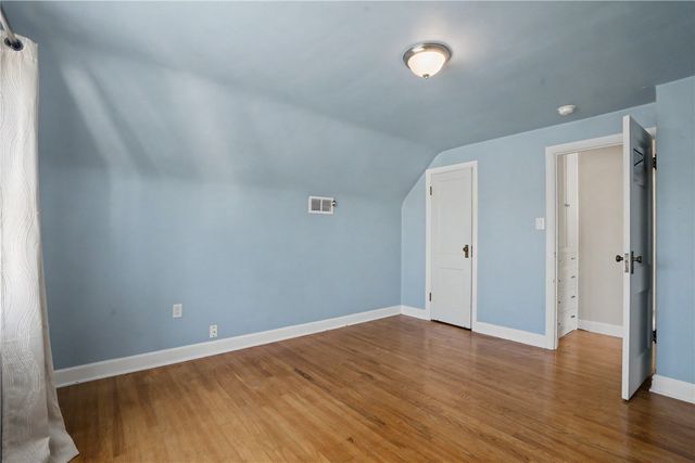 526 Longwood Drive NE, Cedar Rapids, IA 52402