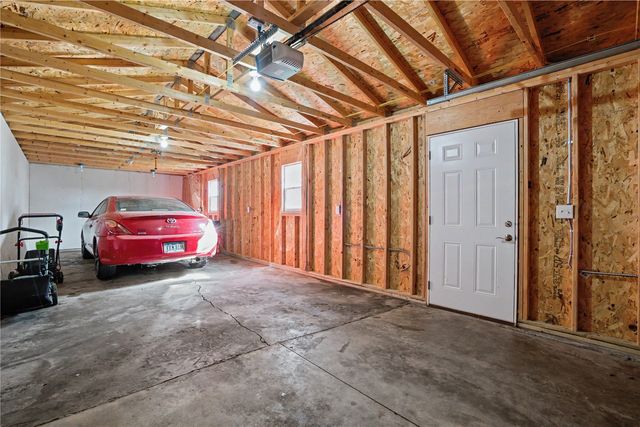 526 Longwood Drive NE, Cedar Rapids, IA 52402