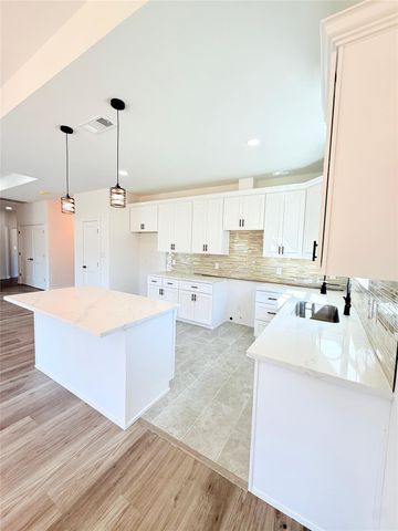 114 County Road 3543, Cleveland, TX 77327