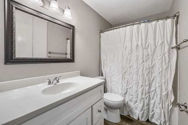 6387 Saint Johns Drive, Eden Prairie, MN 55346