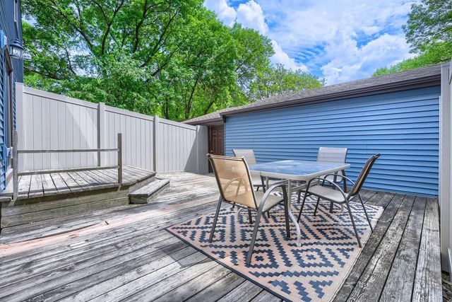 6387 Saint Johns Drive, Eden Prairie, MN 55346