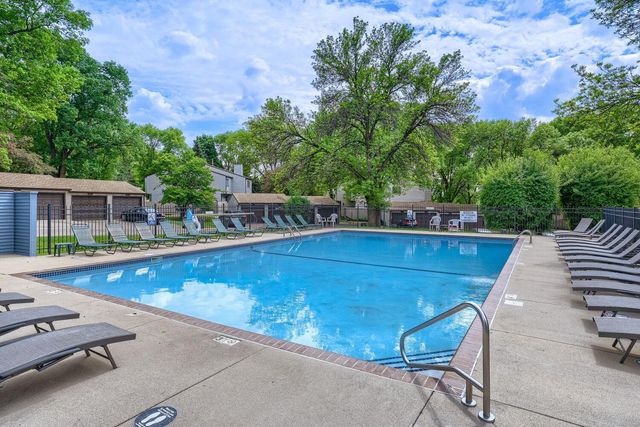 6387 Saint Johns Drive, Eden Prairie, MN 55346