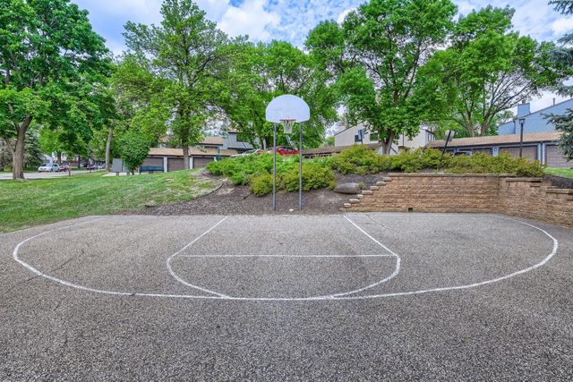 6387 Saint Johns Drive, Eden Prairie, MN 55346