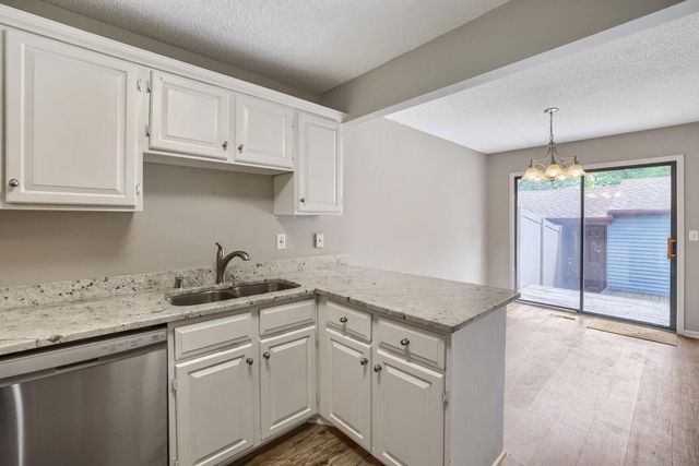 6387 Saint Johns Drive, Eden Prairie, MN 55346