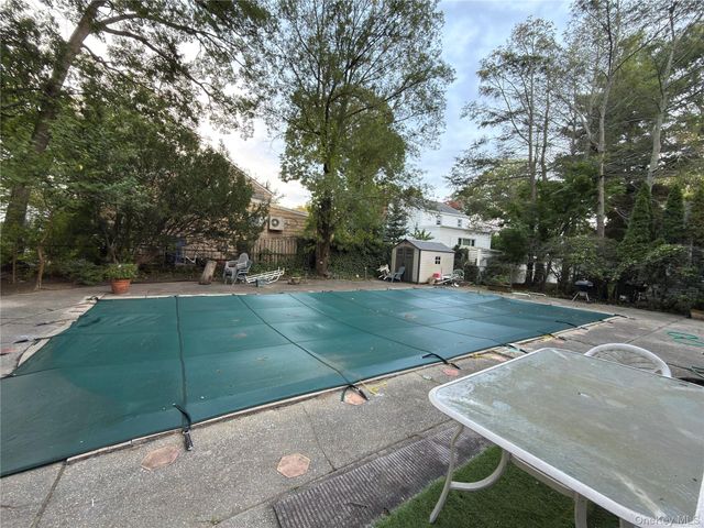 915 Glenwood Road, West Hempstead, NY 11552