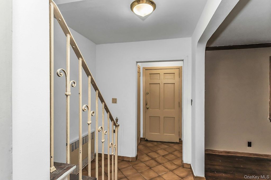 915 Glenwood Road, West Hempstead, NY 11552 — photo 3