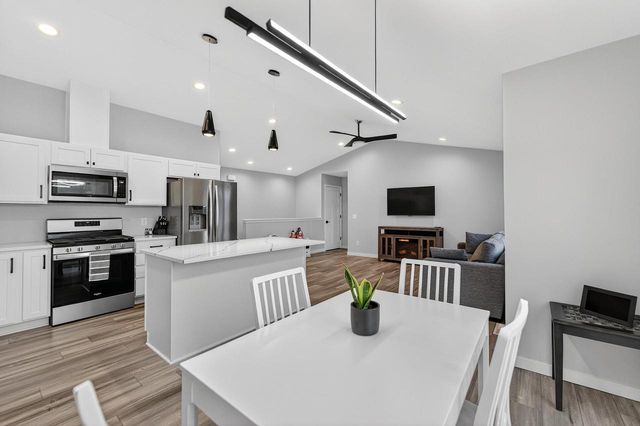 654 Locust Lane, Evansville, WI 53536