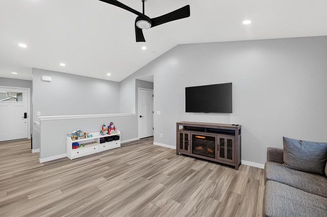 654 Locust Lane, Evansville, WI 53536