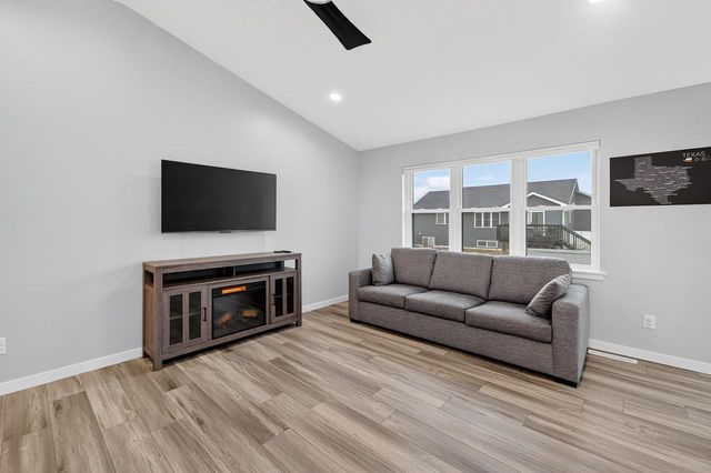 654 Locust Lane, Evansville, WI 53536