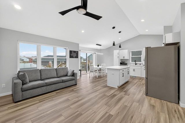 654 Locust Lane, Evansville, WI 53536