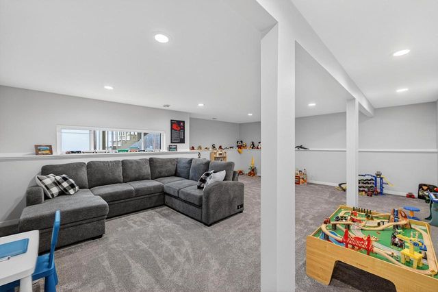 654 Locust Lane, Evansville, WI 53536