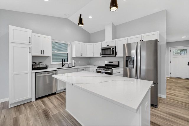 654 Locust Lane, Evansville, WI 53536