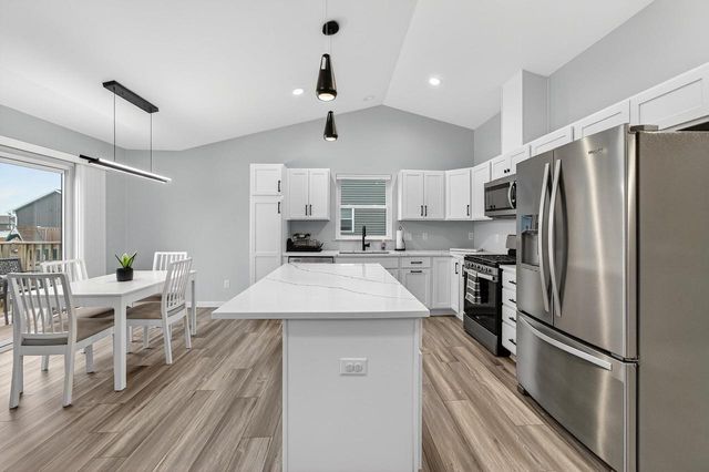 654 Locust Lane, Evansville, WI 53536