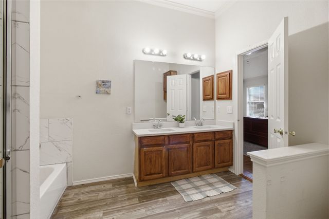 911 SUMNER Drive, Mesquite, TX 75149