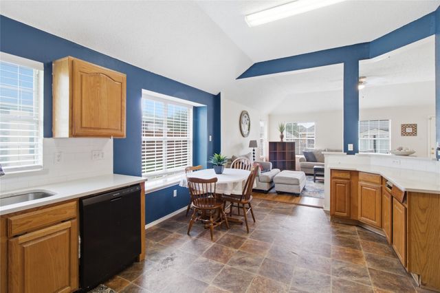 911 SUMNER Drive, Mesquite, TX 75149