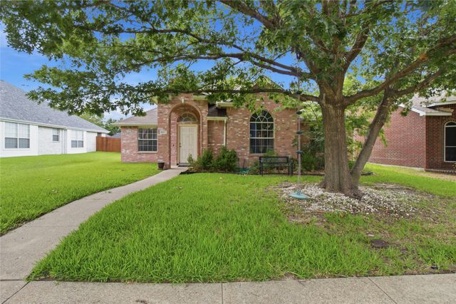911 SUMNER Drive, Mesquite, TX 75149