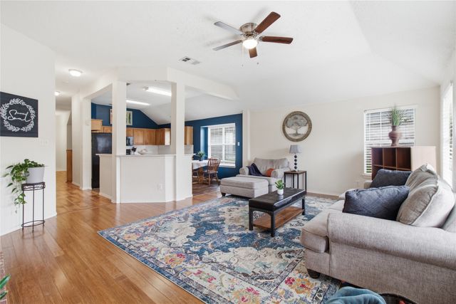 911 SUMNER Drive, Mesquite, TX 75149