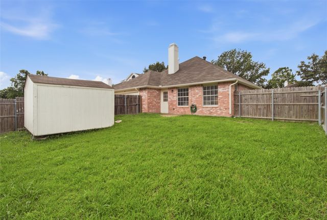 911 SUMNER Drive, Mesquite, TX 75149