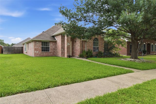 911 SUMNER Drive, Mesquite, TX 75149