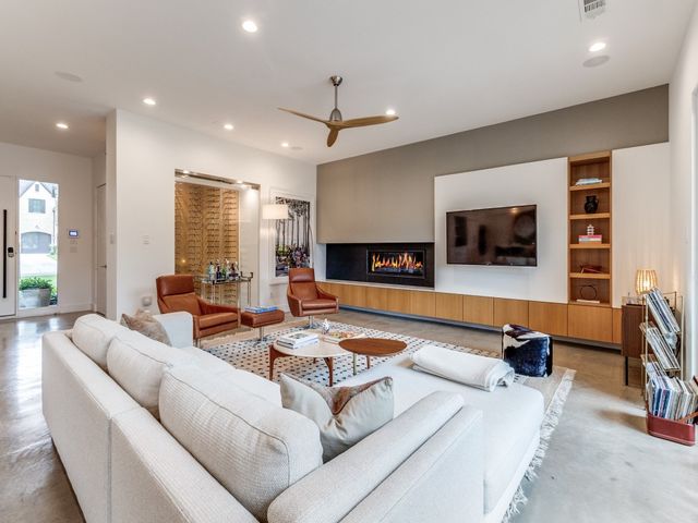 7349 Dominique Drive, Dallas, TX 75214