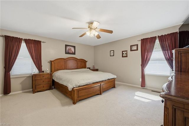 14 Valmoore DR, Poquoson, VA 23662