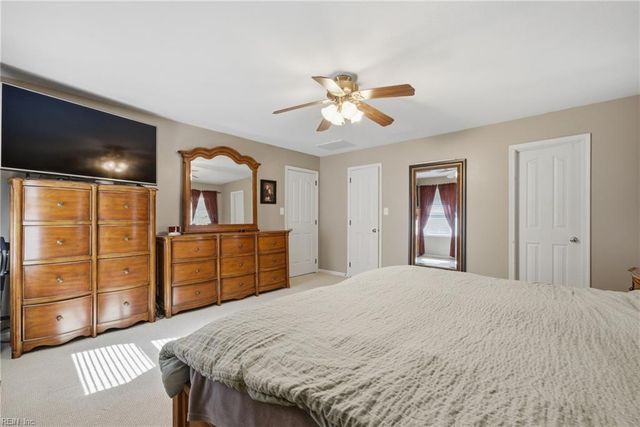 14 Valmoore DR, Poquoson, VA 23662