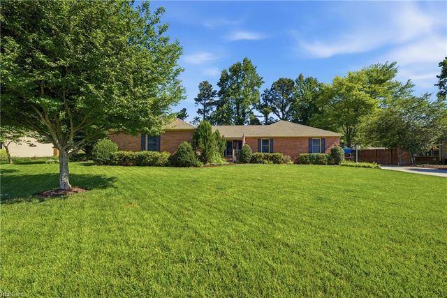 14 Valmoore DR, Poquoson, VA 23662