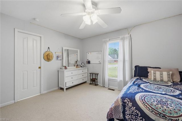 14 Valmoore DR, Poquoson, VA 23662