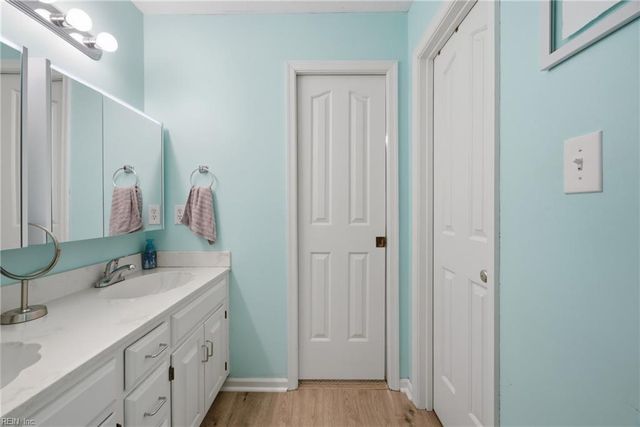 14 Valmoore DR, Poquoson, VA 23662