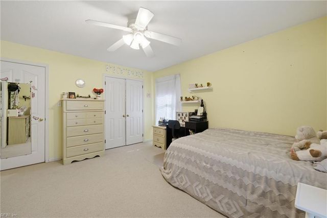 14 Valmoore DR, Poquoson, VA 23662