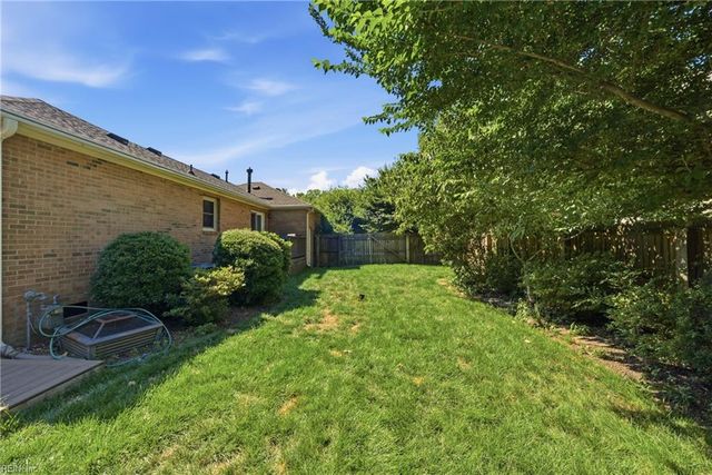 14 Valmoore DR, Poquoson, VA 23662