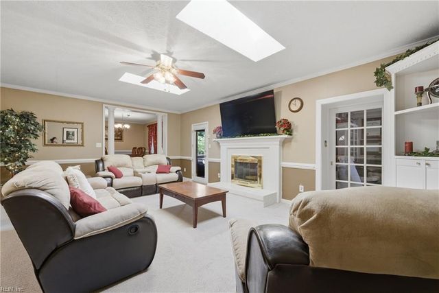 14 Valmoore DR, Poquoson, VA 23662