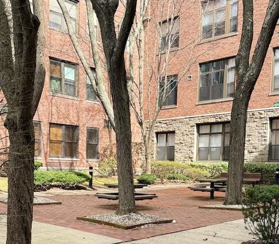 75 McKinley Avenue B3-4, White Plains, NY 10606