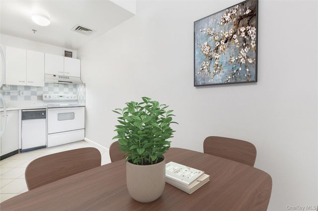 75 McKinley Avenue B3-4, White Plains, NY 10606