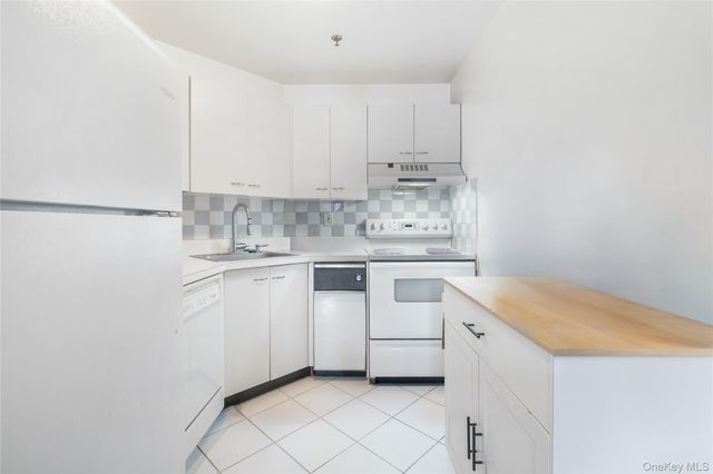 75 McKinley Avenue B3-4, White Plains, NY 10606