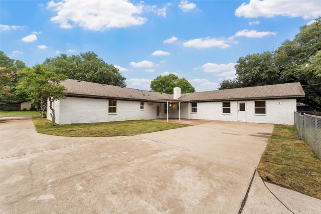 809 Ivy Ann, Woodway, TX 76712