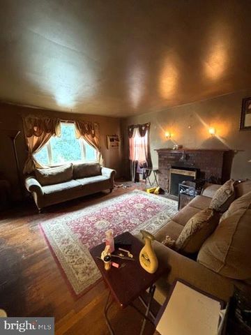 1825 NOVA AVE, Capitol Heights, MD 20743