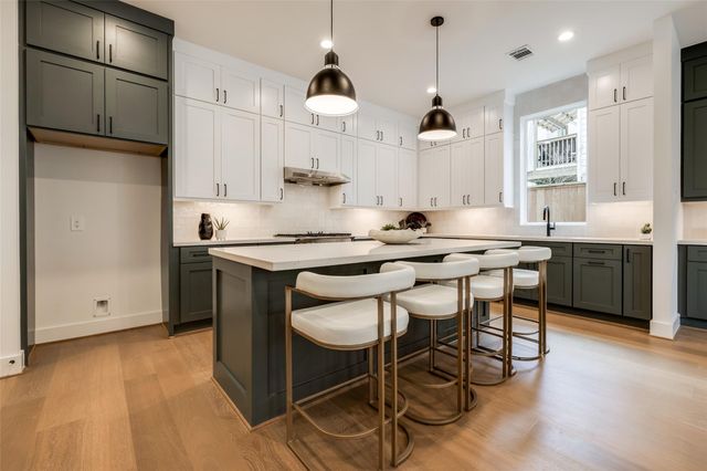 5709 Feagan Street, Houston, TX 77007