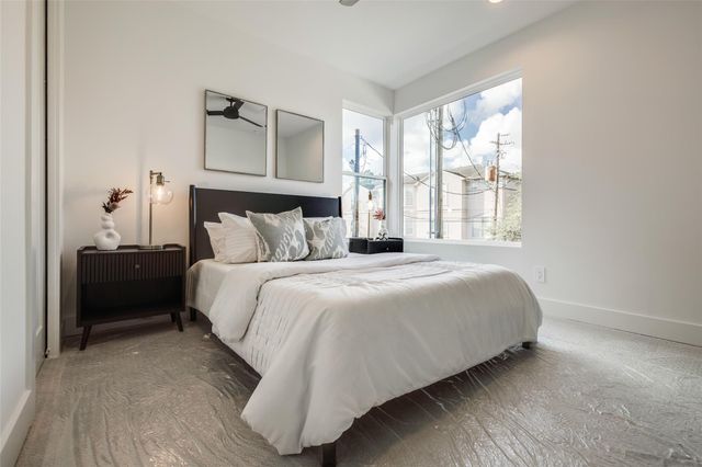 5709 Feagan Street, Houston, TX 77007