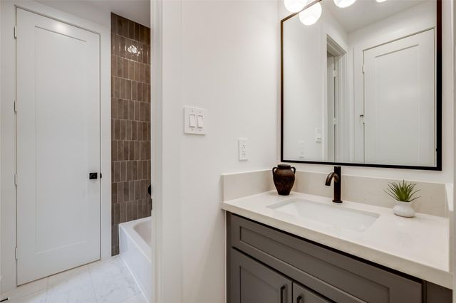 5709 Feagan Street, Houston, TX 77007