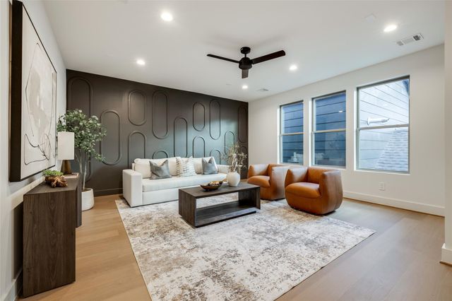 5709 Feagan Street, Houston, TX 77007