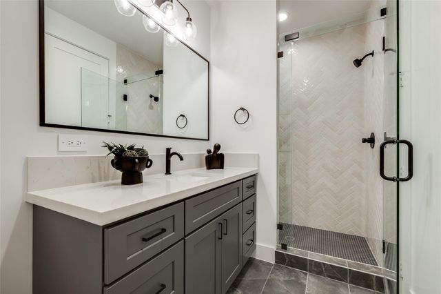 5709 Feagan Street, Houston, TX 77007