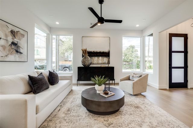 5709 Feagan Street, Houston, TX 77007