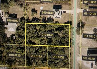 803 Maple AVE N, Lehigh Acres, FL 33972