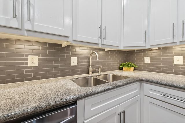 2100 Tanglewilde Street 740, Houston, TX 77063