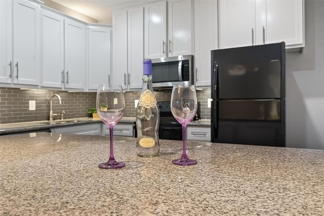 2100 Tanglewilde Street 740, Houston, TX 77063