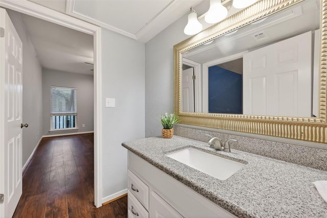 2100 Tanglewilde Street 740, Houston, TX 77063